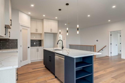 232 Red Tail Ridge Se, High River, AB - Indoor Photo Showing Kitchen With Upgraded Kitchen