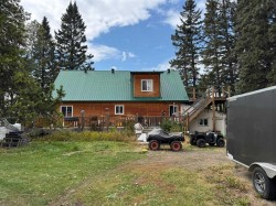 32238 Highway 760  Rural Mountain View County, AB T4H 4G3