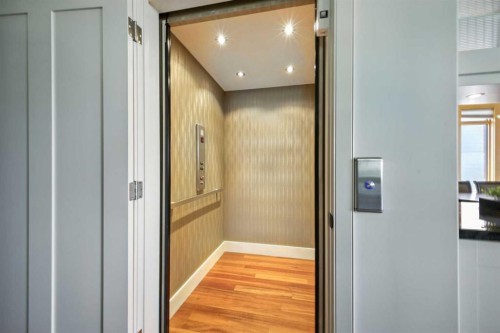 16 Spring Valley Lane Sw, Calgary, AB - Indoor Photo Showing Other Room