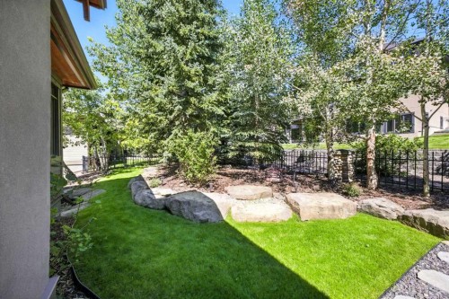 16 Spring Valley Lane Sw, Calgary, AB - Outdoor