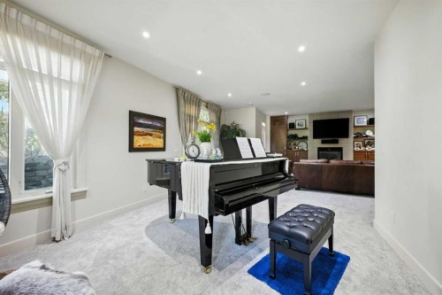 16 Spring Valley Lane Sw, Calgary, AB - Indoor Photo Showing Other Room