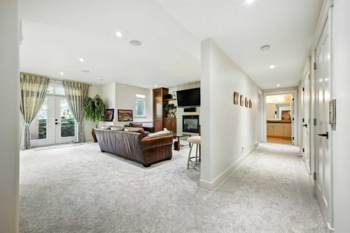 16 Spring Valley Lane Sw, Calgary, AB - Indoor