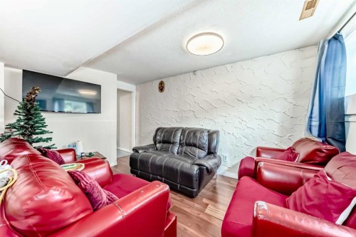 203 Penbrooke Close Se, Calgary, AB - Indoor