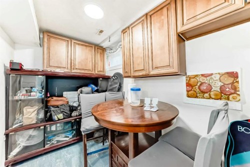 203 Penbrooke Close Se, Calgary, AB - Indoor