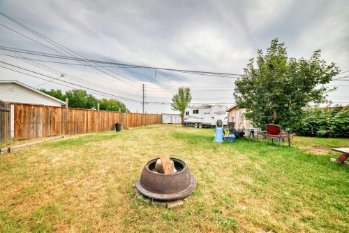 203 Penbrooke Close Se, Calgary, AB - Outdoor