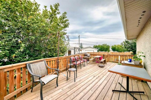 203 Penbrooke Close Se, Calgary, AB - Outdoor With Deck Patio Veranda