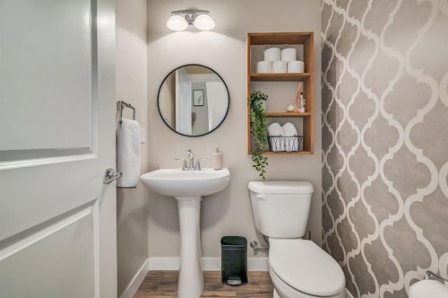 593 Nolan Hill Boulevard Nw, Calgary, AB - Indoor Photo Showing Bathroom