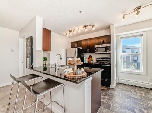 2340-81 Legacy Boulevard Se, Calgary, AB - Indoor Photo Showing Kitchen