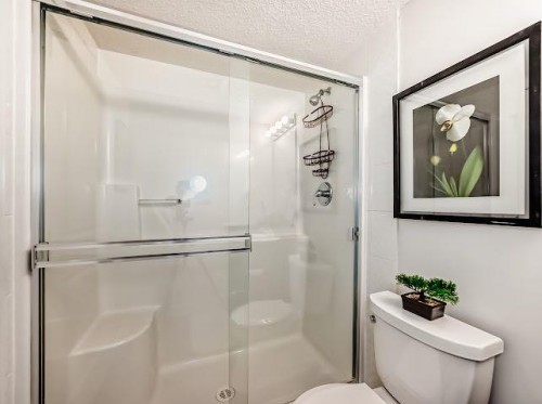 2340-81 Legacy Boulevard Se, Calgary, AB - Indoor Photo Showing Bathroom