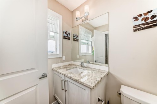 516 Sage Hill Grove Nw, Calgary, AB - Indoor Photo Showing Bathroom