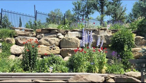 213 Springbluff Boulevard Sw, Calgary, AB - Outdoor