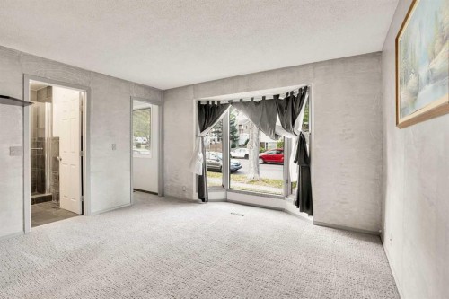 7915 Ranchview Drive Nw, Calgary, AB - Indoor Photo Showing Other Room