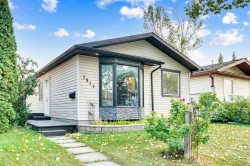 7915 Ranchview Drive NW Calgary, AB T3G 1S7