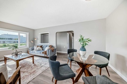 2412 17 Avenue Sw, Calgary, AB - Indoor Photo Showing Living Room