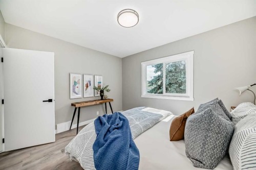 2412 17 Avenue Sw, Calgary, AB - Indoor Photo Showing Bedroom
