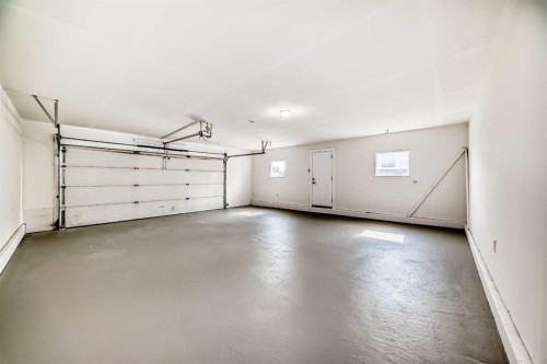 2412 17 Avenue Sw, Calgary, AB - Indoor Photo Showing Garage