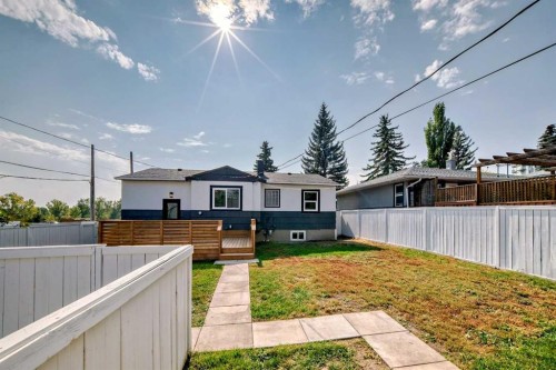 2412 17 Avenue Sw, Calgary, AB - Outdoor