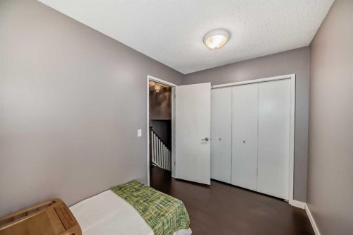 554 Whitehill Place Ne, Calgary, AB - Indoor Photo Showing Bedroom