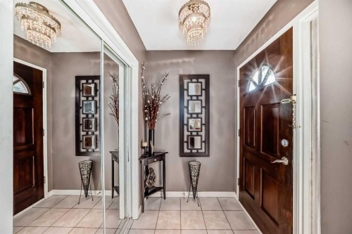 554 Whitehill Place Ne, Calgary, AB - Indoor Photo Showing Other Room