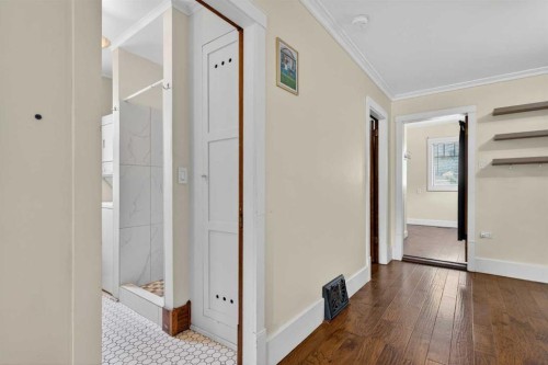 722 20 Avenue Nw, Calgary, AB - Indoor Photo Showing Other Room