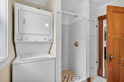 722 20 Avenue Nw, Calgary, AB - Indoor Photo Showing Laundry Room