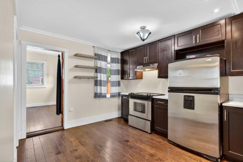 722 20 Avenue Nw, Calgary, AB - Indoor Photo Showing Kitchen