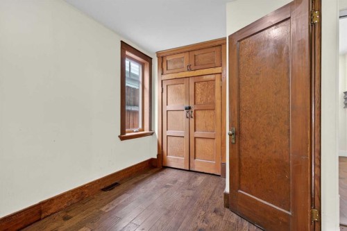 722 20 Avenue Nw, Calgary, AB - Indoor Photo Showing Other Room