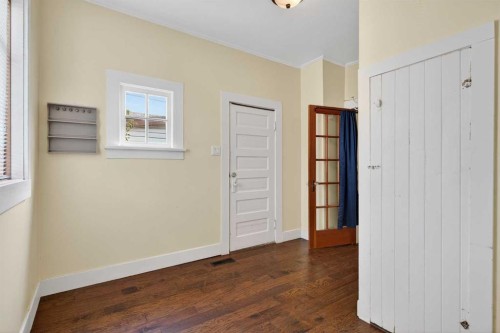 722 20 Avenue Nw, Calgary, AB - Indoor Photo Showing Other Room