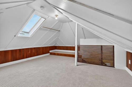 722 20 Avenue Nw, Calgary, AB - Indoor Photo Showing Other Room