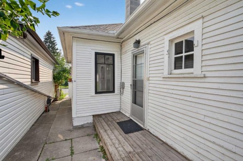 722 20 Avenue Nw, Calgary, AB - Outdoor With Exterior
