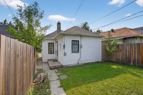 722 20 Avenue Nw, Calgary, AB - Outdoor