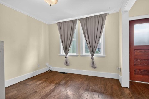 722 20 Avenue Nw, Calgary, AB - Indoor Photo Showing Other Room