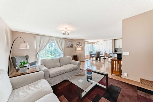 170 Shawbrooke Green Sw, Calgary, AB - Indoor Photo Showing Living Room