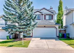 170 Shawbrooke Green SW Calgary, AB T2Y 3C6