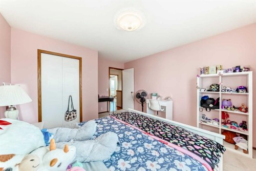 170 Shawbrooke Green Sw, Calgary, AB - Indoor Photo Showing Bedroom
