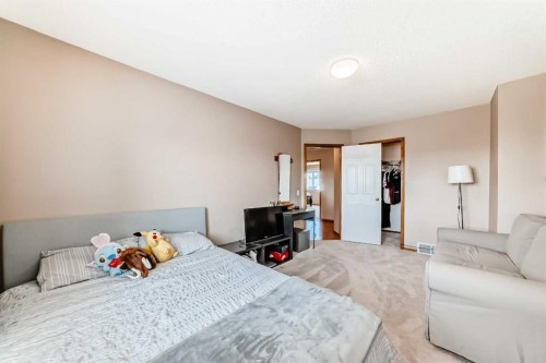 170 Shawbrooke Green Sw, Calgary, AB - Indoor Photo Showing Bedroom