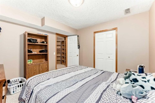170 Shawbrooke Green Sw, Calgary, AB - Indoor Photo Showing Bedroom