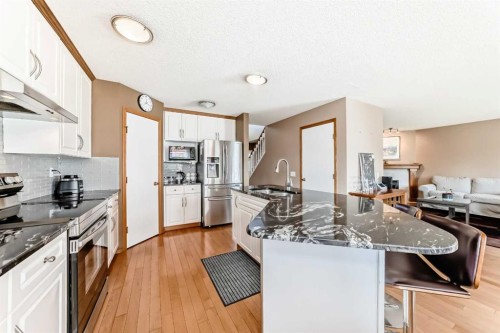 170 Shawbrooke Green Sw, Calgary, AB - Indoor Photo Showing Kitchen With Upgraded Kitchen