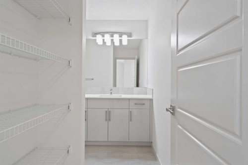 31 Lucas Passage Nw, Calgary, AB - Indoor Photo Showing Other Room