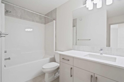 31 Lucas Passage Nw, Calgary, AB - Indoor Photo Showing Bathroom