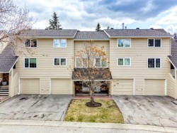 322 Point Mckay Gardens NW Calgary, AB T3B 4V8