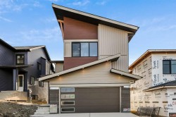 72 Heritage Ridge  Cochrane, AB T4C 2J8