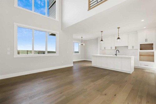 72 Heritage Ridge, Cochrane, AB - Indoor Photo Showing Kitchen With Upgraded Kitchen