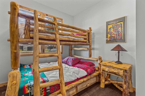 1103-70 Dyrgas Gate, Canmore, AB - Indoor Photo Showing Bedroom