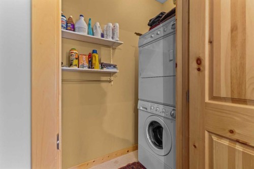 1103-70 Dyrgas Gate, Canmore, AB - Indoor Photo Showing Laundry Room