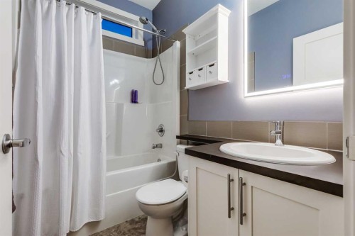 515 Skyview Ranch Grove Ne, Calgary, AB - Indoor Photo Showing Bathroom