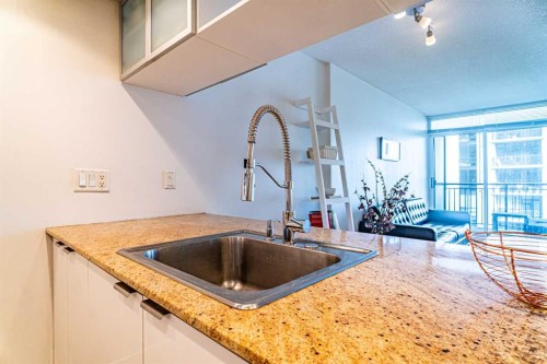 1301-1110 11 Street Sw, Calgary, AB - Indoor Photo Showing Kitchen