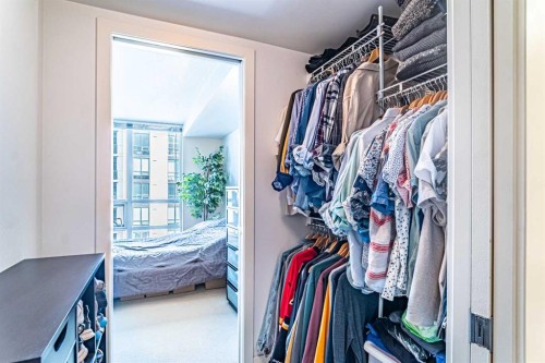 1301-1110 11 Street Sw, Calgary, AB - Indoor With Storage