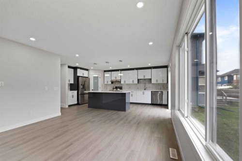 81 Saddlecrest Green Ne, Calgary, AB - Indoor Photo Showing Kitchen