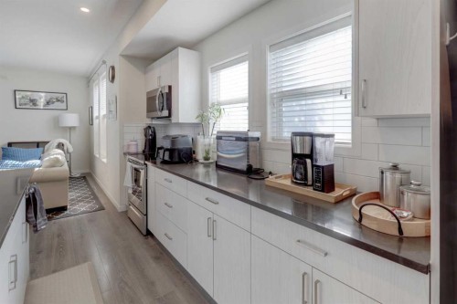 113 South Point Court Sw, Airdrie, AB - Indoor Photo Showing Kitchen